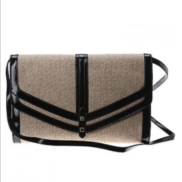 Liz Claiborne Spring Ahead Straw/Blk Patent Clutch - Picture 2 of 15